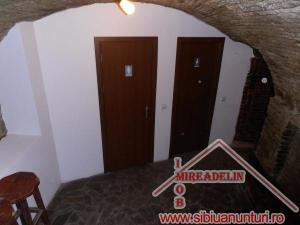 INCHIRIEZ SPATIU COMERCIAL ,  131 mp , STR. 9 MAI
