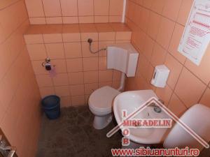 INCHIRIEZ SPATIU COMERCIAL ,  131 mp , STR. 9 MAI