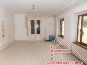 INCHIRIEZ SPATIU BIROURI ,  90 mp , STR. 9 MAI