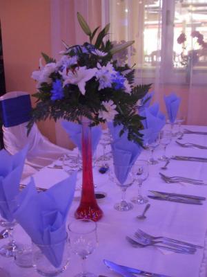 buchet masa +vaza(la inchiriat)