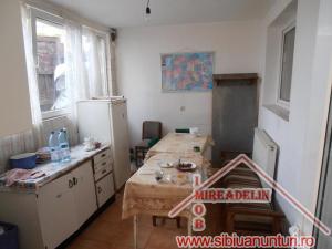 INCHIRIEZ APARTAMENT 3 CAMERE,    ZONA CALEA POPLACII