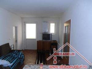 INCHIRIEZ APARTAMENT 3 CAMERE,    ZONA CALEA POPLACII