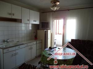 INCHIRIEZ APARTAMENT 2 CAMERE,  48 MP,  VASILE AARON
