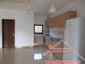 INCHIRIEZ VILA 5 CAMERE,  P+E,  ZONA TREI STEJARI