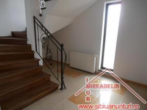 INCHIRIEZ VILA 5 CAMERE,  P+E,  ZONA TREI STEJARI