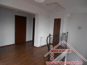 INCHIRIEZ VILA 5 CAMERE,  P+E,  ZONA TREI STEJARI