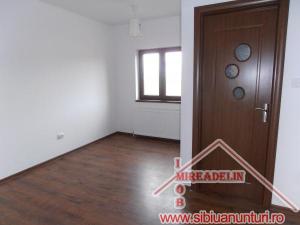 INCHIRIEZ VILA 5 CAMERE,  P+E,  ZONA TREI STEJARI