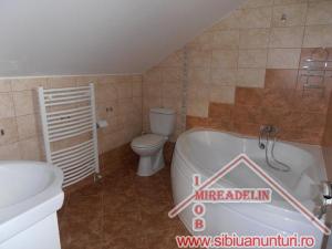 INCHIRIEZ VILA 5 CAMERE,  P+E,  ZONA TREI STEJARI