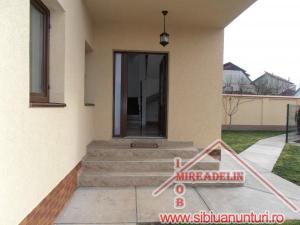 INCHIRIEZ VILA 5 CAMERE,  P+E,  ZONA TREI STEJARI