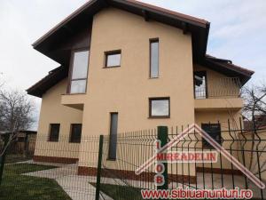 INCHIRIEZ VILA 5 CAMERE,  P+E,  ZONA TREI STEJARI