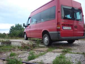 Inchiriez Ford Transit 8+1 loc cu sofer
