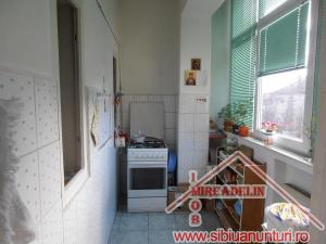 VAND APARTAMENT 2 CAMERE,   Zona Soseaua Alba Iulia