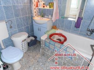 VAND APARTAMENT 2 CAMERE,   Zona Soseaua Alba Iulia