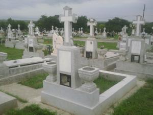 monumente funerare iasi