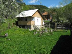 Casa batraneasca tip camping