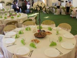 Corturi pentru evenimente,  utilate complet