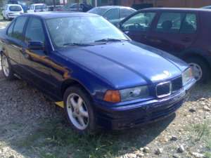 Dezmembrez BMW E36 1.6i