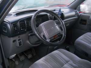 Dezmembrari Chrisler Grand Voyager 2.5TD