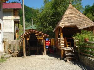 Vand/schimb cabana cu apartament