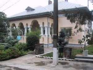 CASA URZICENI TIP CONAC CU 9550 MP TEREN
