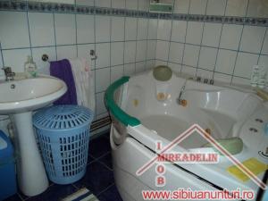 VAND CASA 11 CAMERE,  COMPLEX ALBA IULIA