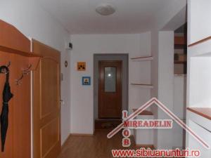 INCHIRIEZ APARTAMENT 2 CAMERE,  ZONA CALEA POPLACII