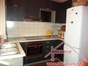 INCHIRIEZ APARTAMENT 2 CAMERE, MODERN,  ZONA GARII