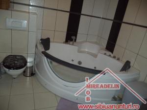 INCHIRIEZ APARTAMENT 2 CAMERE, MODERN,  ZONA GARII