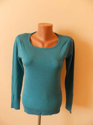 Vand diverse pulovere bluze dama