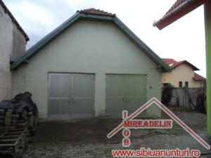 VAND VILA 5 CAMERE,   IN ZONA STRAZII LUNGA