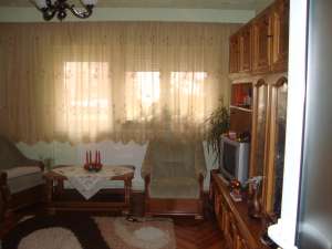 Vand apartament sau schimb cu casa