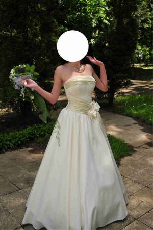 Rochie mireasa stil printesa