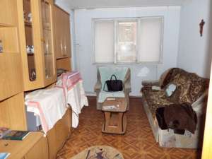 Vand apartament 3 camere semidecomandat et1/4 Y Micro 38