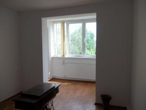 Inchiriez ( ofer ) apartament