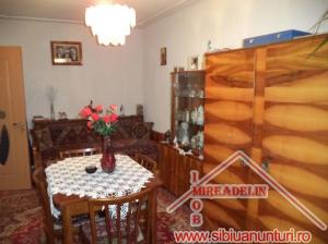 INCHIRIEZ APARTAMENT 2 CAMERE, 48 mp,  VALEA AURIE