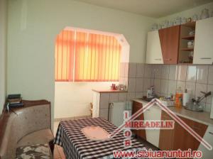 INCHIRIEZ APARTAMENT 2 CAMERE, 48 mp,  VALEA AURIE