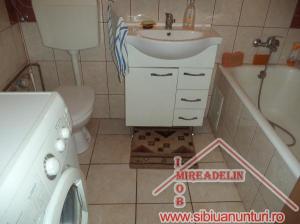 INCHIRIEZ APARTAMENT 2 CAMERE, 48 mp,  VALEA AURIE