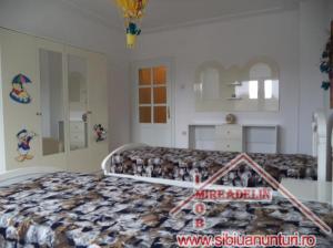 INCHIRIEZ APARTAMENT 2 CAMERE,  150 mp,  STRAND