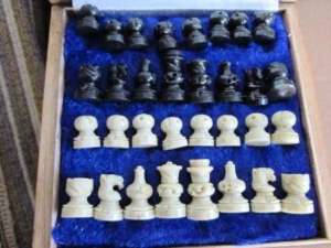 Joc de sah lucrat manual din porfir,                  arta,                  cadou deosebit, 