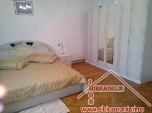INCHIRIEZ APARTAMENT LA CASA,    3 CAMERE,    CENTRAL