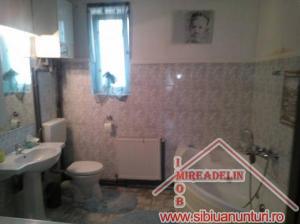 INCHIRIEZ APARTAMENT LA CASA,    3 CAMERE,    CENTRAL