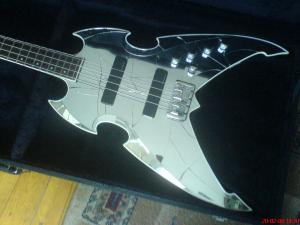 VAND URGENT CHITARA BASS SILVERTONE ORIGINALA