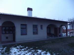 Semi-finite case semi-desprinse din Gyula (Ungaria) de v�nzare