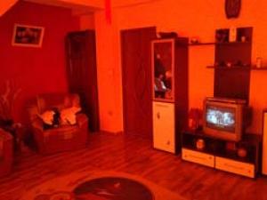 Inchiriez convenabil camere la curte in vila 100E BUCURESTI