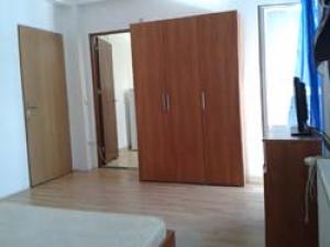 Inchiriez convenabil camere la curte in vila 100E BUCURESTI