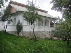 Vand casa de vacanta in Soveja,  jud. Vrancea.