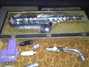 Vand saxofon superior Timis