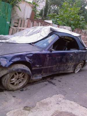 dezmembrez bmw 318.i. cabriolet cu acte valabile *****. avariat