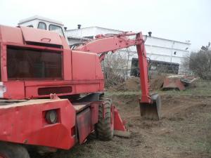 EXCAVATOR POCLAIN