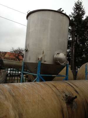 vand tanc inox alimentar,  produs Elvetia,  cilindro-conic,  stare foarte buna,  5.000 litri